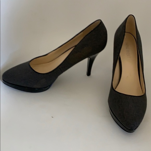 Shoes - Picture 3 of 4